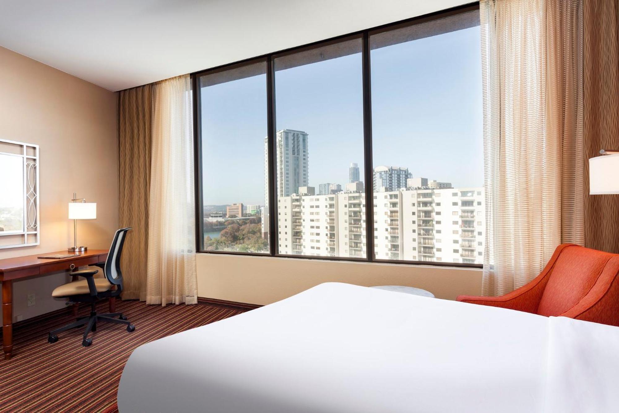 Holiday Inn Austin -Town Lake By Ihg Exterior foto